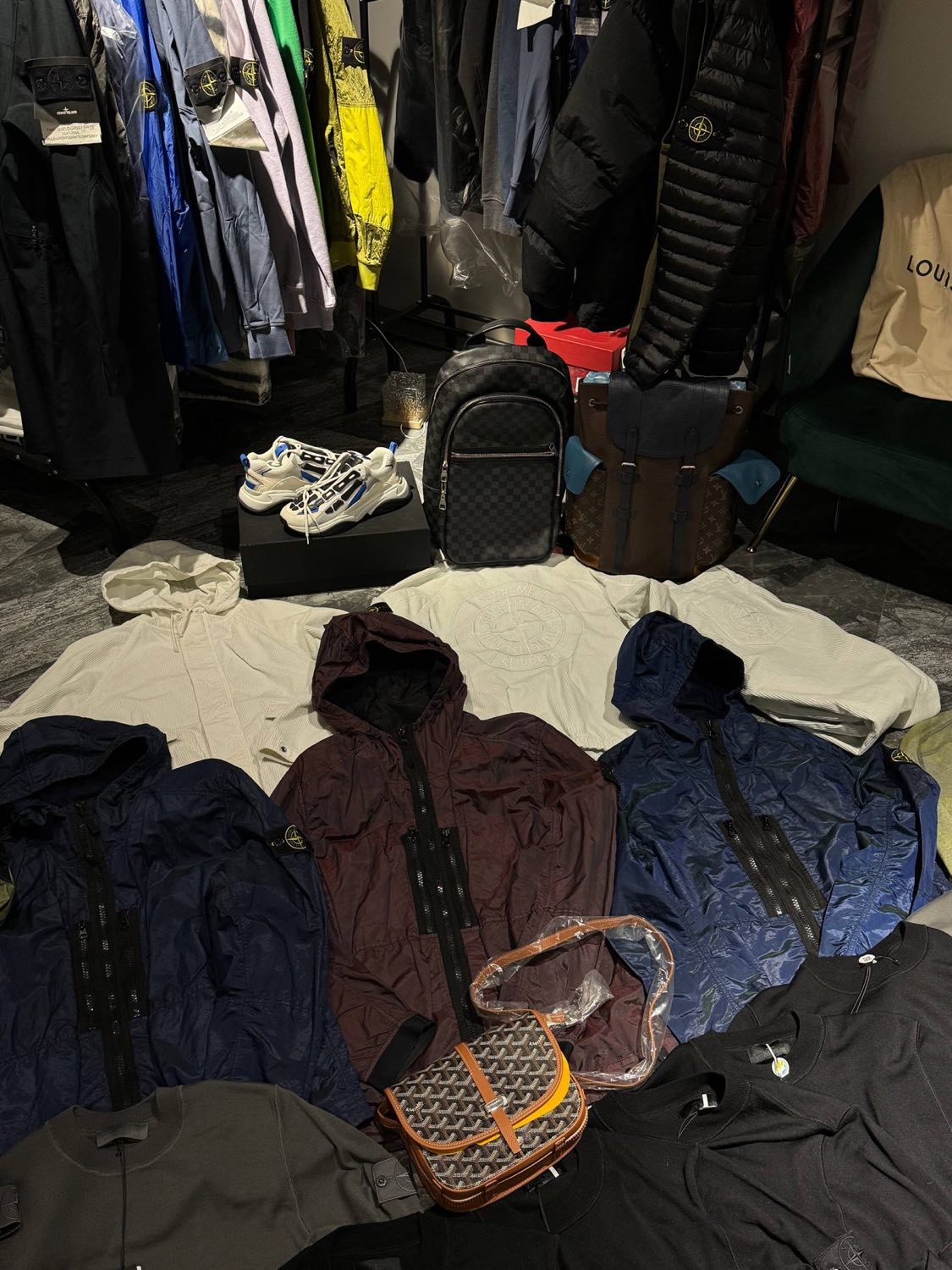 Брендовая одежда Capital Store MSK — Stone Island, Louis Vuitton, Supreme